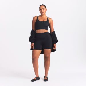 NikeSKIMS SHINE SCOOP NECK BRA TOP