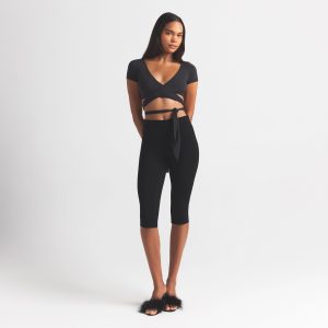 FITS EVERYBODY WRAP SUPER CROPPED T-SHIRT