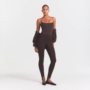 THE ESSENTIAL COLLECTION HIGH-WAISTED STIRRUP LEGGING