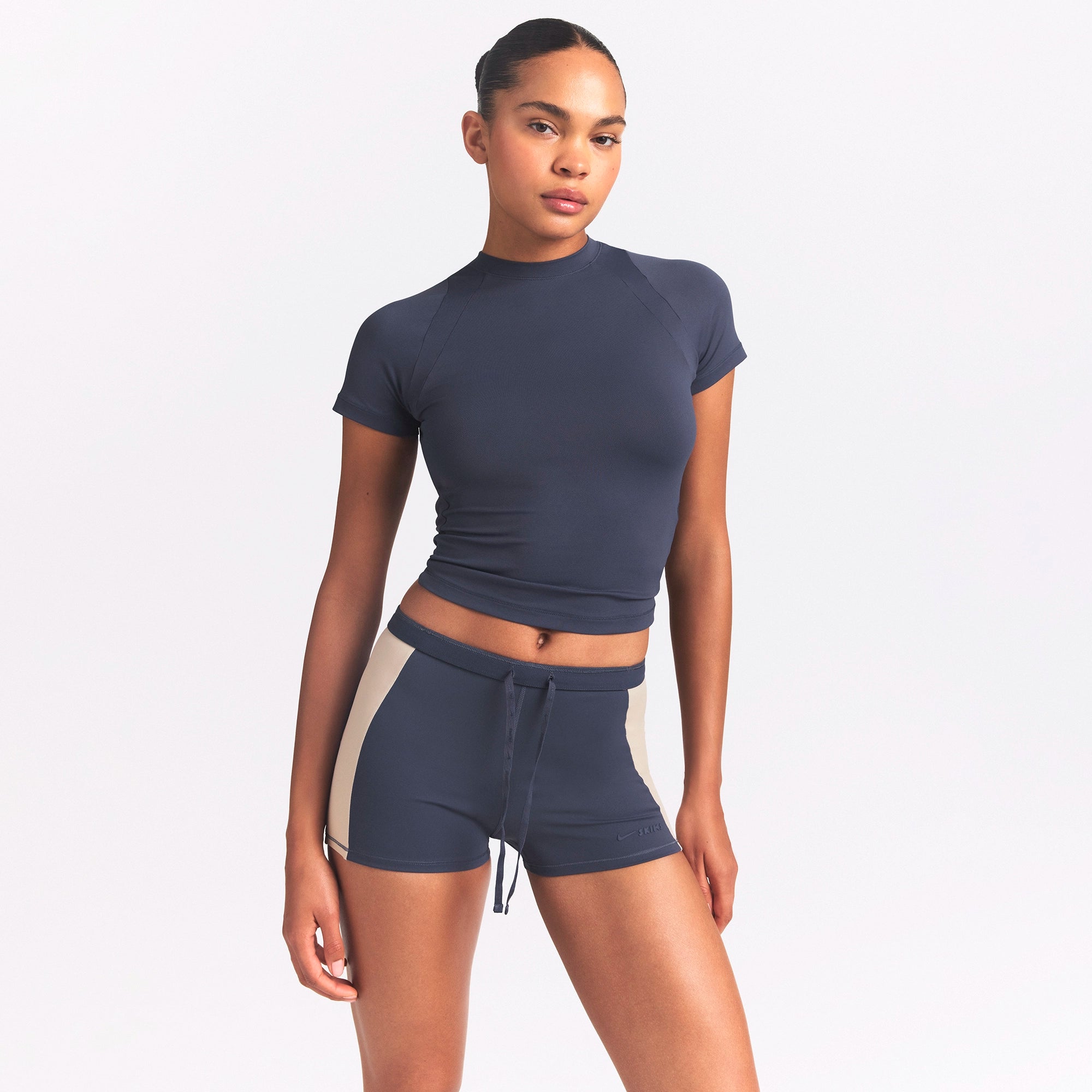 NikeSKIMS MATTE SHINE MIX 2" SHORT