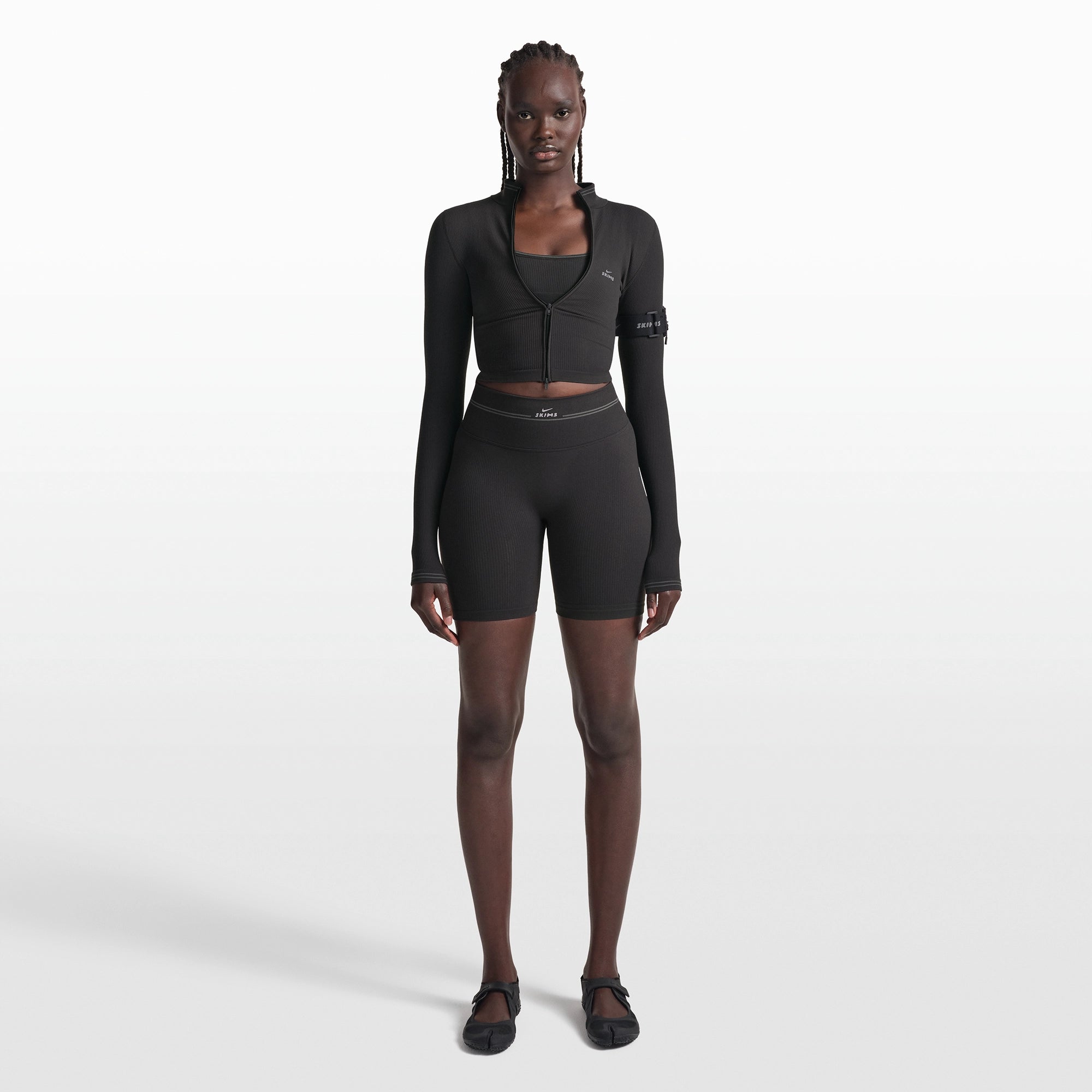NikeSKIMS RIBBED SEAMLESS 5" BIKER SHORT