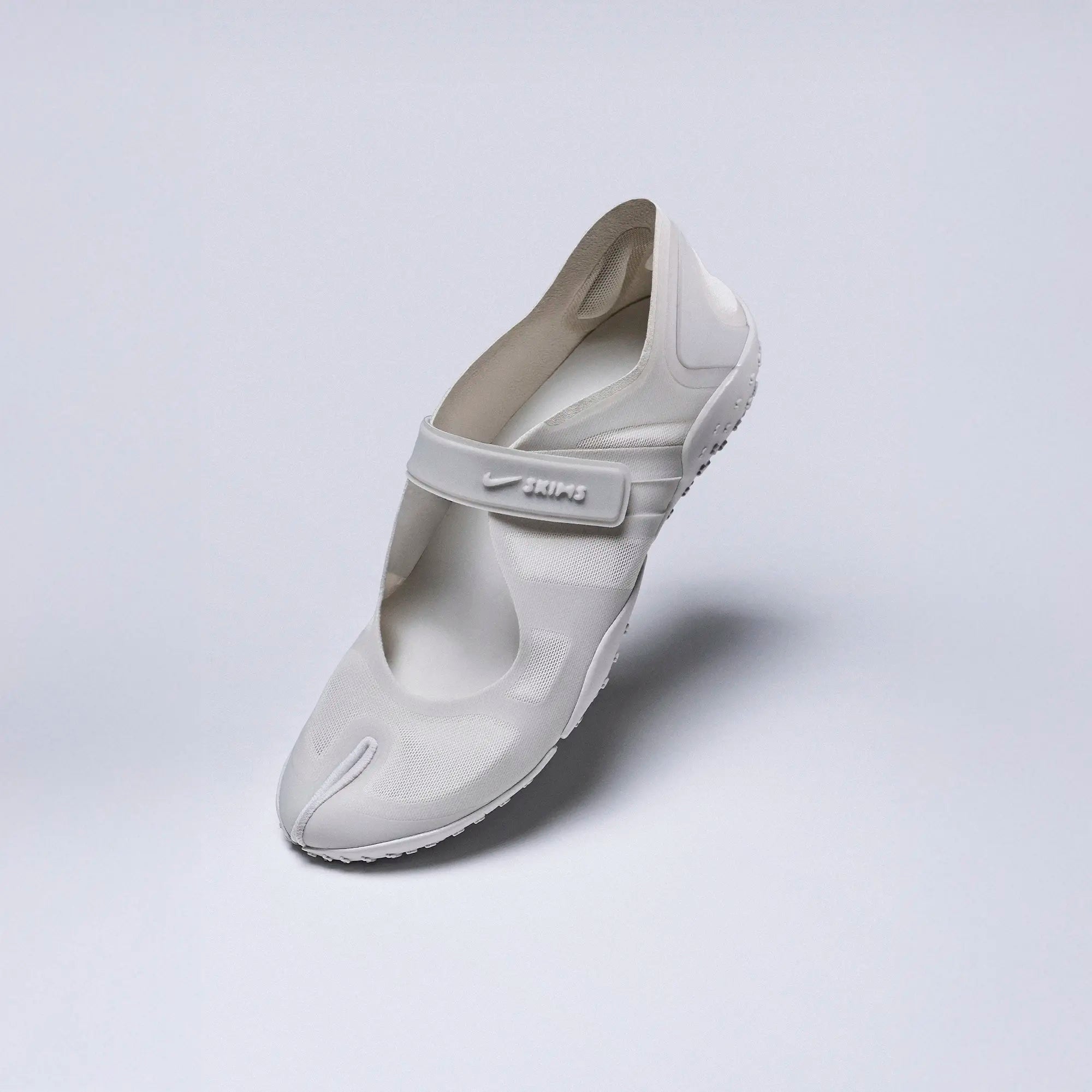 NikeSKIMS FOOTWEAR RIFT MESH
