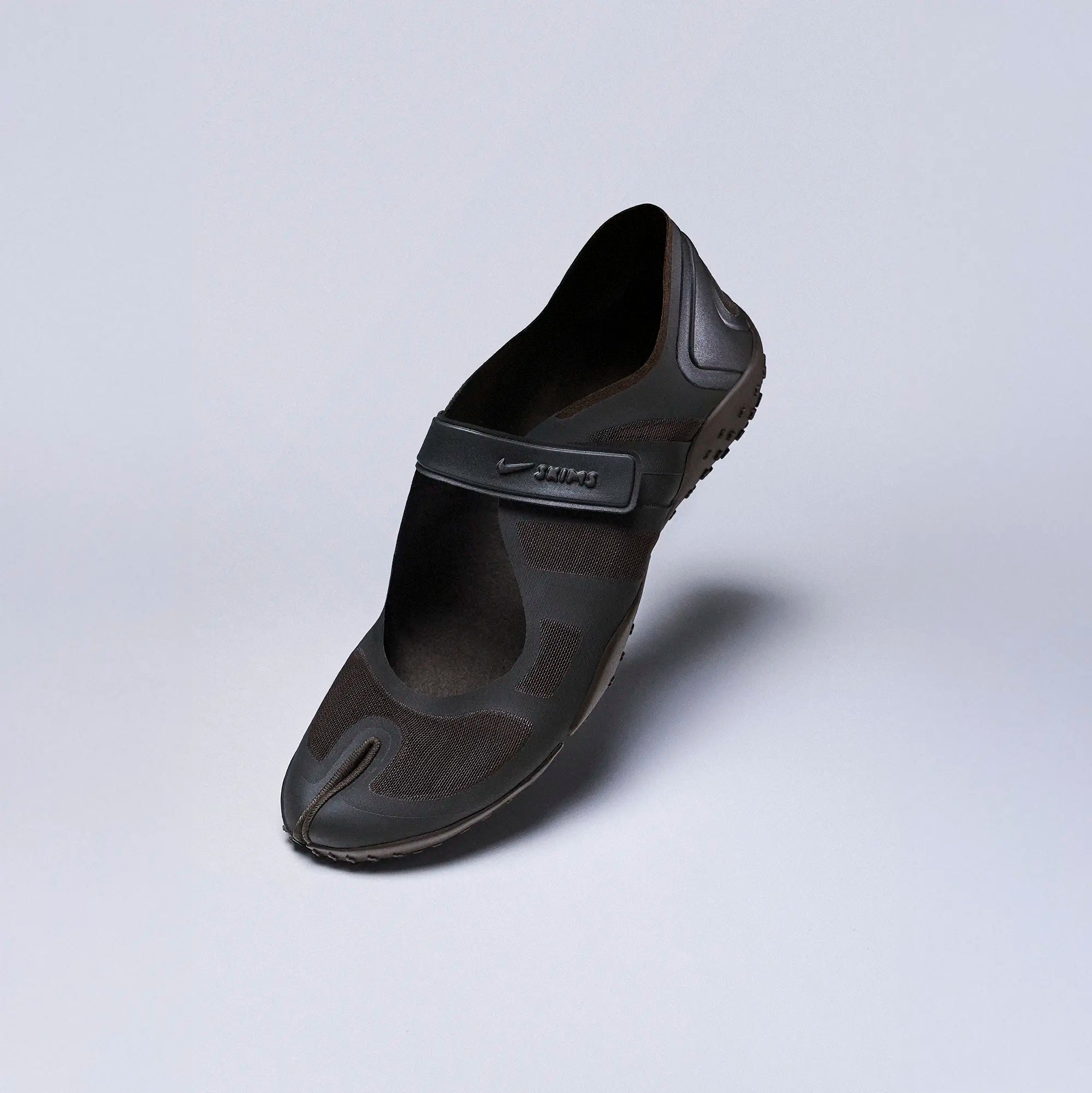 NikeSKIMS FOOTWEAR RIFT MESH