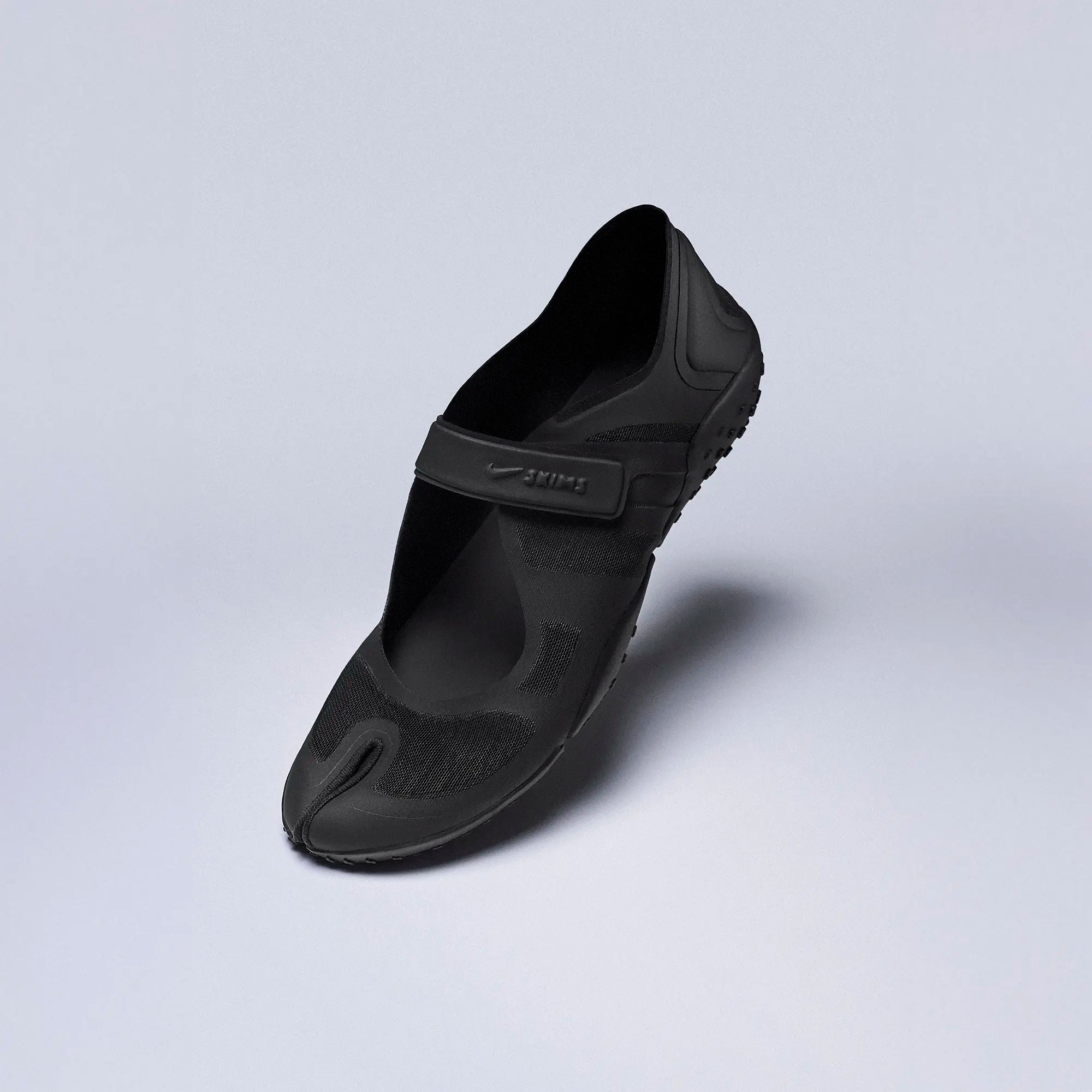 NikeSKIMS FOOTWEAR RIFT MESH