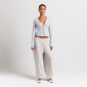 FEATHERWEIGHT CASHMERE CARDIGAN