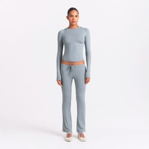 NikeSKIMS AIRY LONG SLEEVE CREW NECK TOP