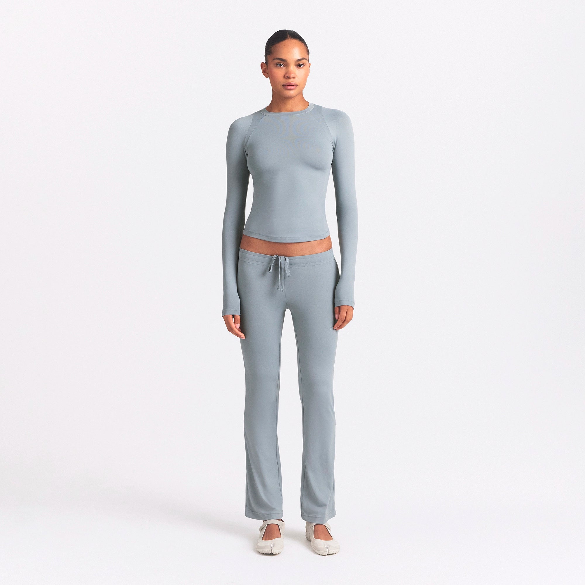 NikeSKIMS AIRY LONG SLEEVE CREW NECK TOP