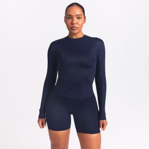 NikeSKIMS SHINE LONG SLEEVE CREW NECK TOP